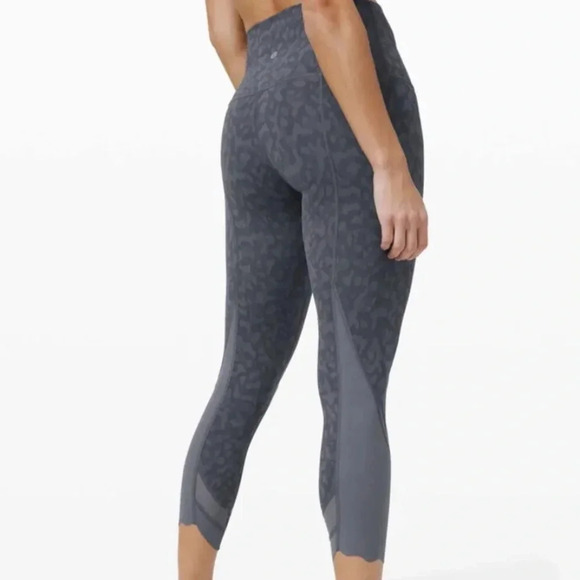 Lululemon Wunder Under High-Rise Roll Down Full-On Luxtreme Leggings - Picture 2 of 11